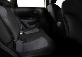 Подержанный автомобиль Nissan Qashqai 2012 года (11 фото)