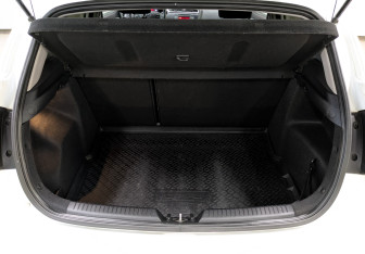 Подержанный автомобиль Kia Ceed Hatchback 2017 года (10 фото)