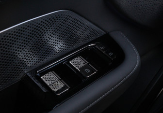 Подержанный автомобиль Zeekr 001 2022 года (30 фото)