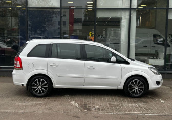 Подержанный автомобиль Opel Zafira Compactvan 2012 года (4 фото)