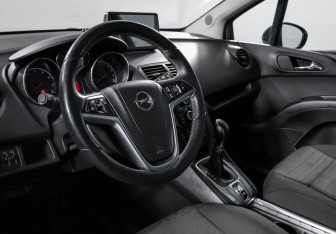 Подержанный автомобиль Opel Meriva 2013 года (14 фото)
