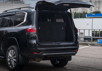 Подержанный автомобиль Toyota Land Cruiser Suv 2024 года (33 фото)