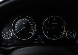 Подержанный автомобиль BMW X3 2012 года (11 фото)