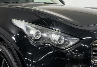 Подержанный автомобиль Infiniti FX 2011 года (18 фото)
