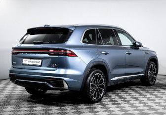 Подержанный автомобиль Geely Monjaro 2025 года (5 фото)