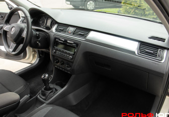 Подержанный автомобиль Skoda Rapid Liftback 2014 года (7 фото)