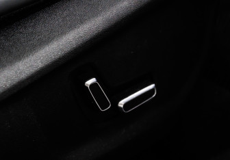 Подержанный автомобиль Geely Monjaro 2023 года (16 фото)