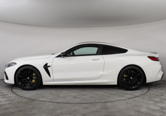 Подержанный автомобиль BMW M8 Coupe 2019 года (5 фото)