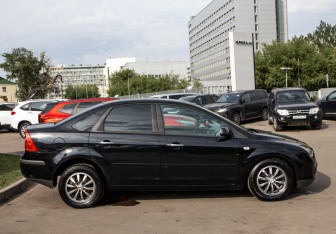 Подержанный автомобиль Ford Focus Sedan 2007 года (3 фото)
