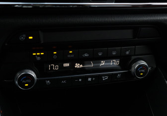 Подержанный автомобиль Mazda CX-9 2021 года (25 фото)