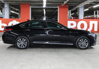 Подержанный автомобиль Genesis G80 2019 года (4 фото)