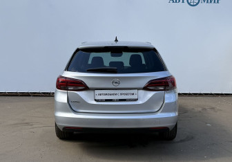 Подержанный автомобиль Opel Astra Wagon 2019 года (6 фото)