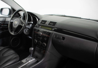 Подержанный автомобиль Mazda 3 Hatchback 2008 года (9 фото)