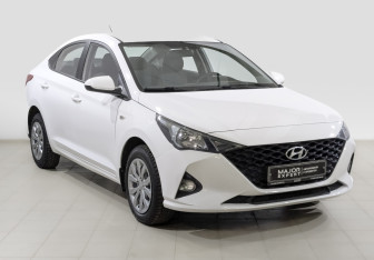 Подержанный автомобиль Hyundai Solaris Sedan 2022 года (3 фото)