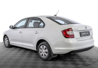 Подержанный автомобиль Skoda Rapid Liftback 2017 года (7 фото)