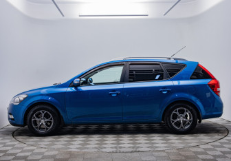 Подержанный автомобиль Kia Ceed Wagon 2010 года (2 фото)