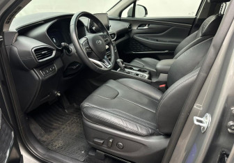 Подержанный автомобиль Hyundai Santa Fe 2019 года (9 фото)