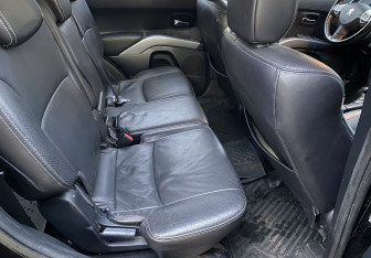 Подержанный автомобиль Peugeot 4007 2011 года (11 фото)