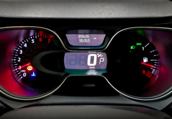 Подержанный автомобиль Renault Kaptur 2022 года (13 фото)