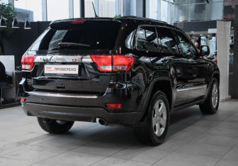 Подержанный автомобиль Jeep Grand Cherokee 2012 года (4 фото)