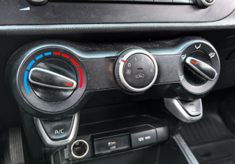 Подержанный автомобиль Kia Rio Hatchback 2021 года (21 фото)