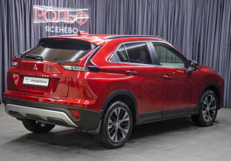 Подержанный автомобиль Mitsubishi Eclipse Cross 2021 года (5 фото)