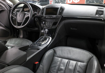 Подержанный автомобиль Opel Insignia Sedan 2014 года (11 фото)