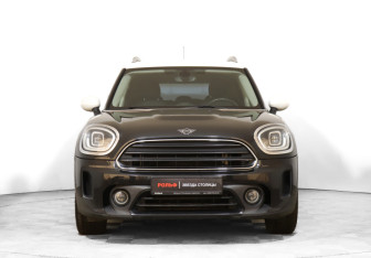 Подержанный автомобиль MINI Countryman 2020 года (2 фото)