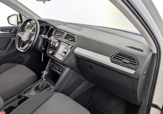 Подержанный автомобиль Volkswagen Tiguan 2021 года (11 фото)