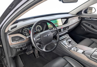 Подержанный автомобиль Genesis G90 2021 года (16 фото)