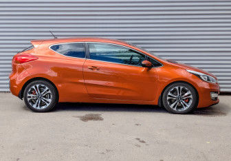 Подержанный автомобиль Kia Ceed Hatchback 2013 года (4 фото)