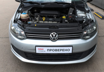 Подержанный автомобиль Volkswagen Polo Sedan 2014 года (9 фото)