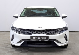 Подержанный автомобиль Kia K5 2021 года (2 фото)