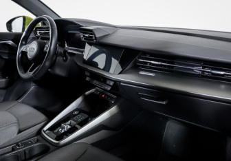 Подержанный автомобиль Audi A3 Sedan 2021 года (9 фото)