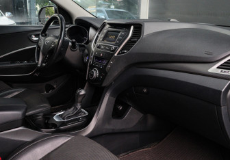 Подержанный автомобиль Hyundai Santa Fe 2017 года (7 фото)