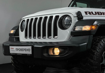 Подержанный автомобиль Jeep Wrangler 2018 года (19 фото)