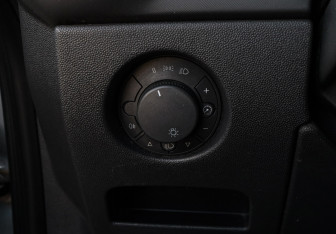 Подержанный автомобиль Opel Corsa 2007 года (11 фото)