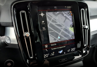 Подержанный автомобиль Volvo XC40 2020 года (26 фото)
