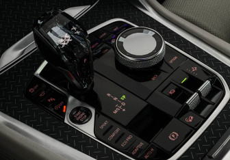 Подержанный автомобиль BMW X6 2019 года (19 фото)