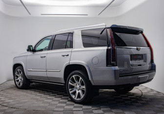 Подержанный автомобиль Cadillac Escalade Suv 2016 года (2 фото)