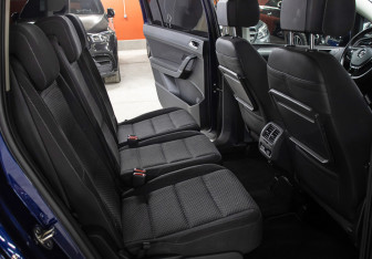 Подержанный автомобиль Volkswagen Touran 2019 года (12 фото)
