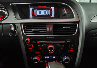 Подержанный автомобиль Audi A4 Sedan 2012 года (12 фото)