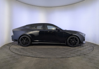 Подержанный автомобиль Changan UNI-V 2023 года (4 фото)