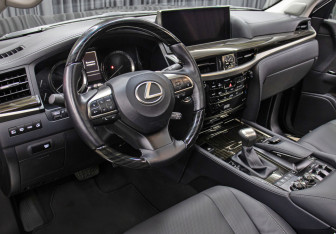 Подержанный автомобиль Lexus LX 2021 года (17 фото)