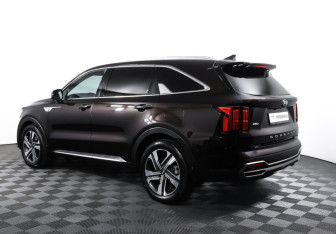 Подержанный автомобиль Kia Sorento 2021 года (7 фото)