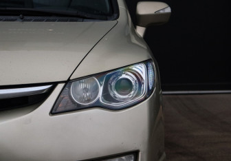 Подержанный автомобиль Honda Civic Sedan 2007 года (18 фото)