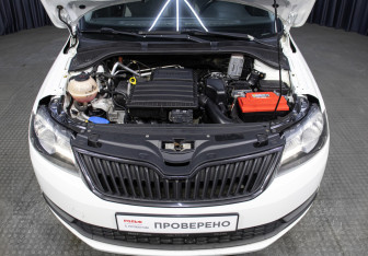 Подержанный автомобиль Skoda Rapid Liftback 2018 года (9 фото)
