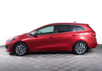 Подержанный автомобиль Kia Ceed Wagon 2018 года (3 фото)
