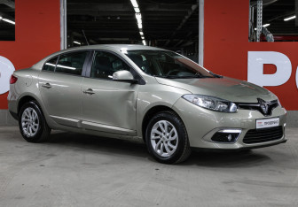 Подержанный автомобиль Renault Fluence 2014 года (3 фото)