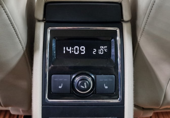 Подержанный автомобиль Skoda Superb Liftback 2012 года (29 фото)